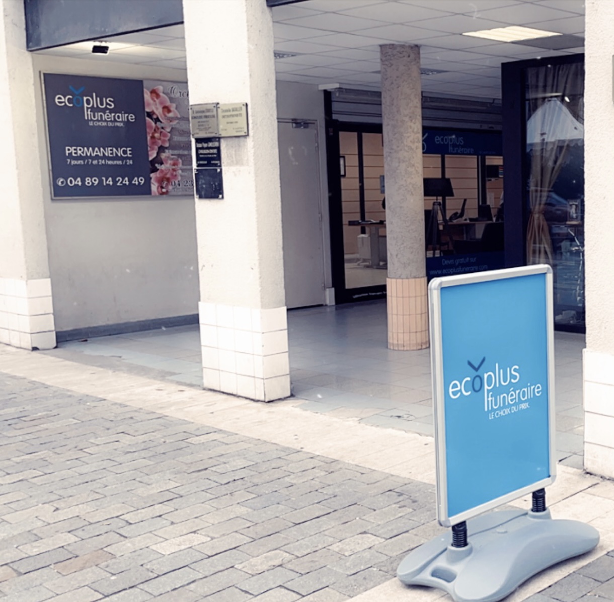 Devanture du magasin Ecoplus Funéraire